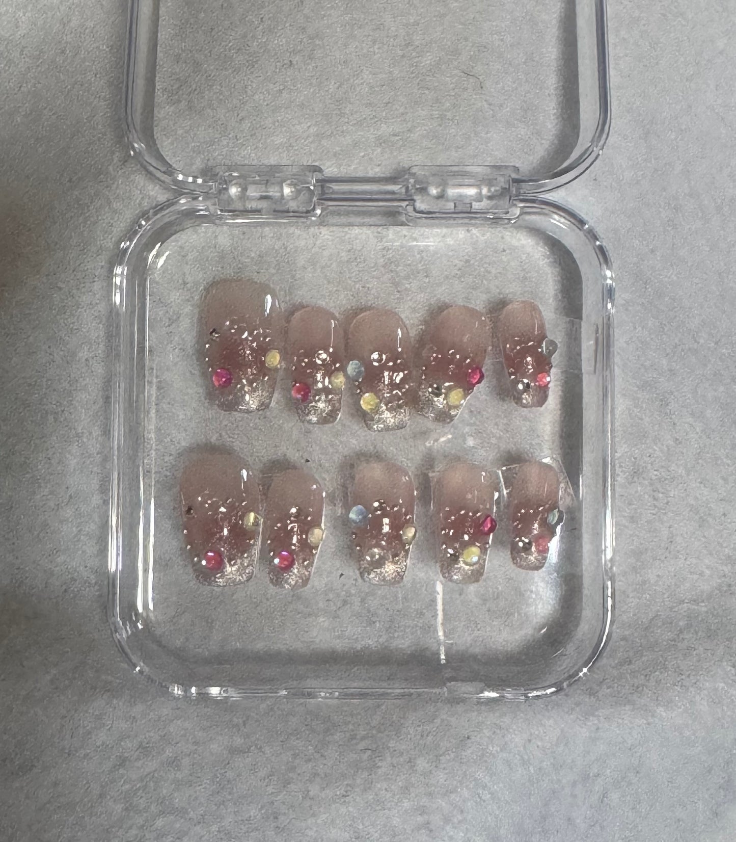 Press on nails