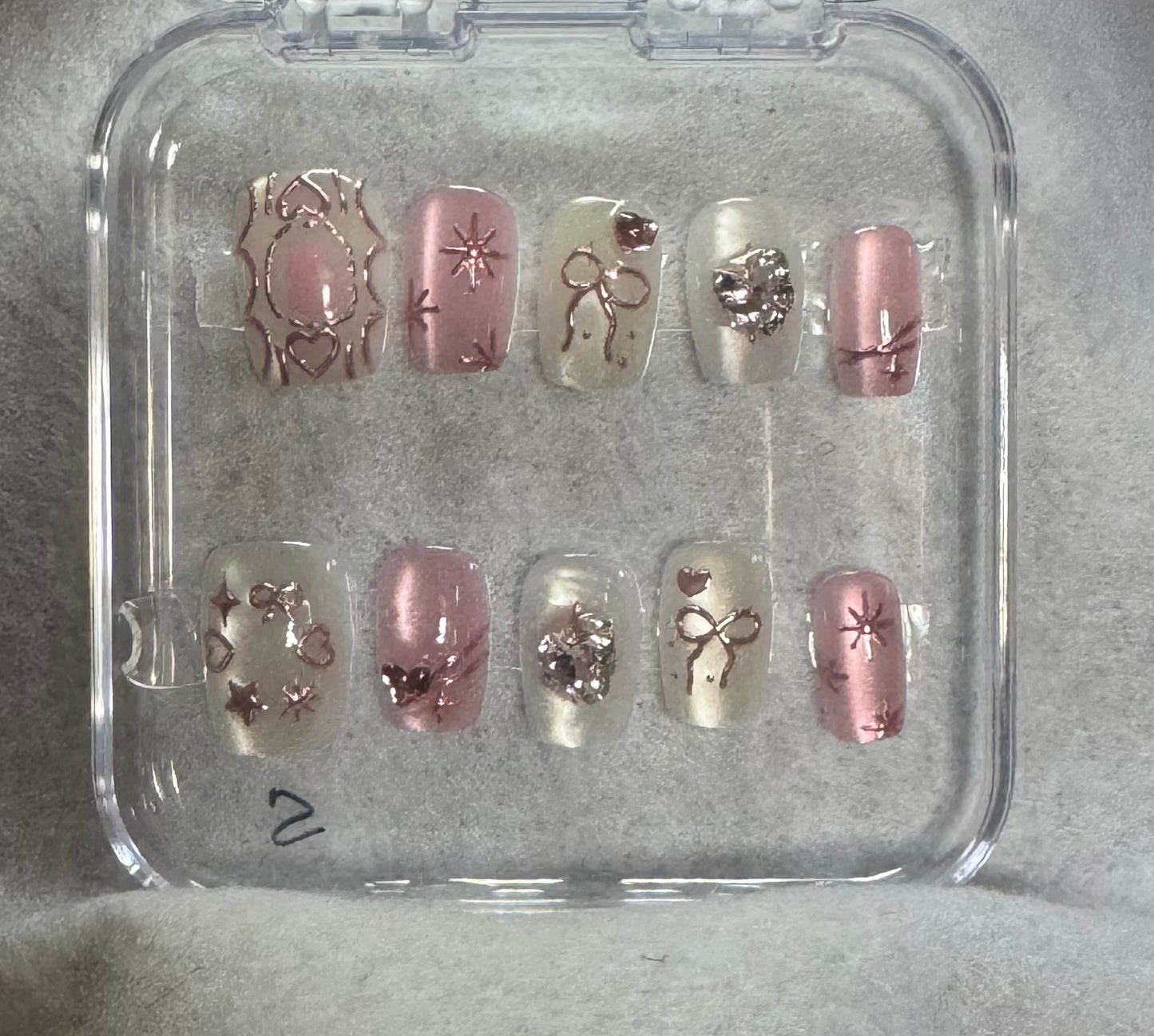 Press on nails