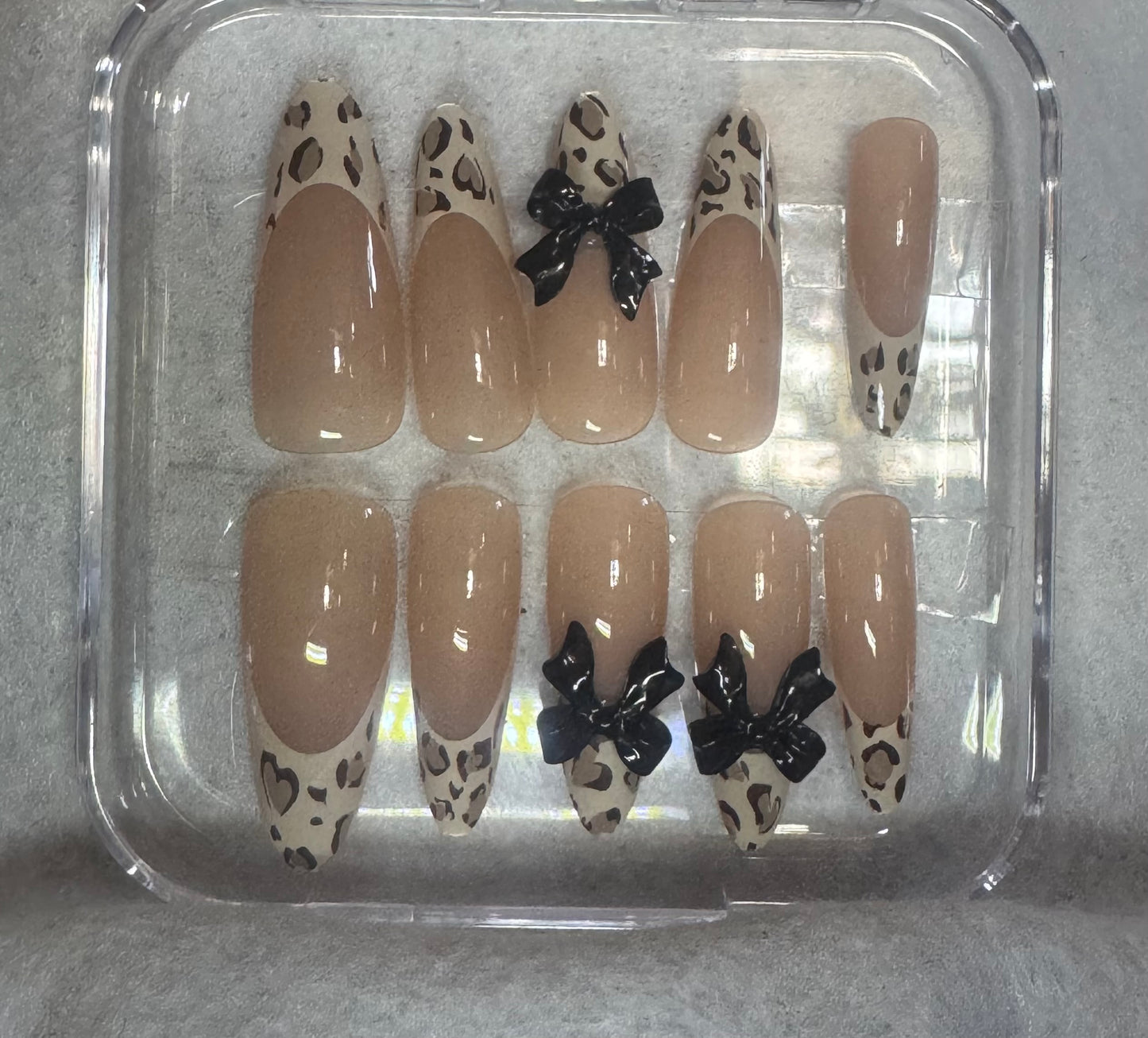 Press on nails