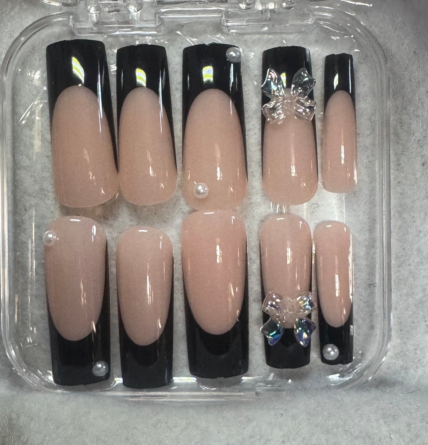 Press on nails