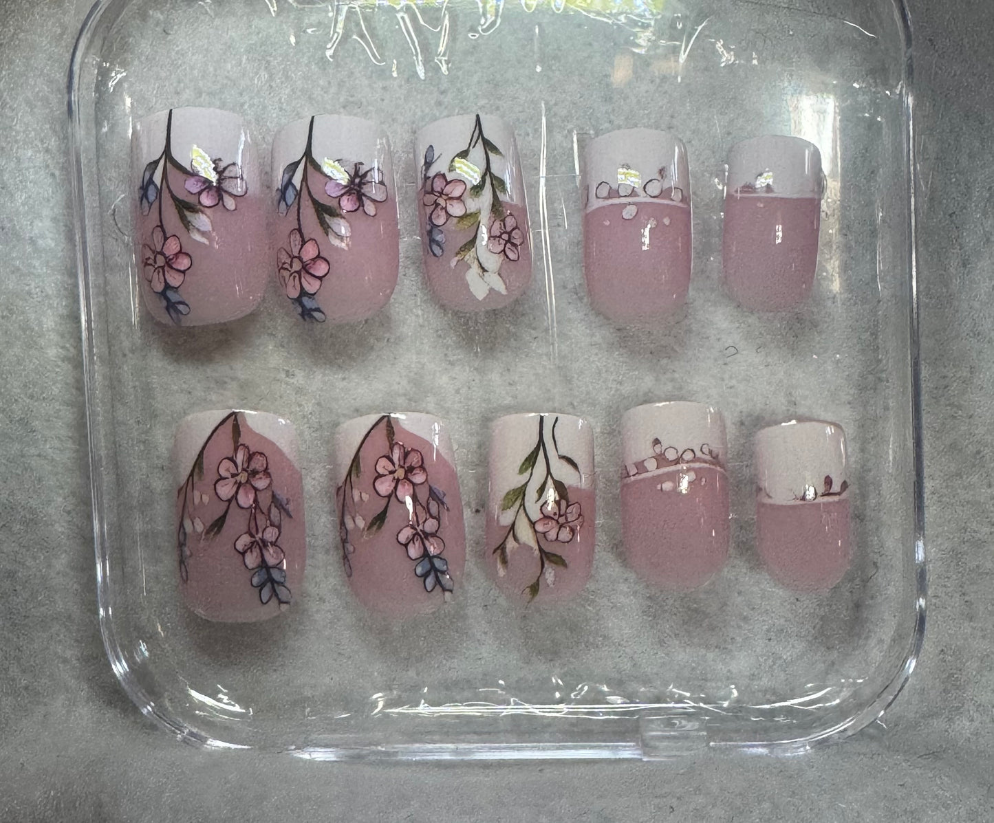 Press on nails