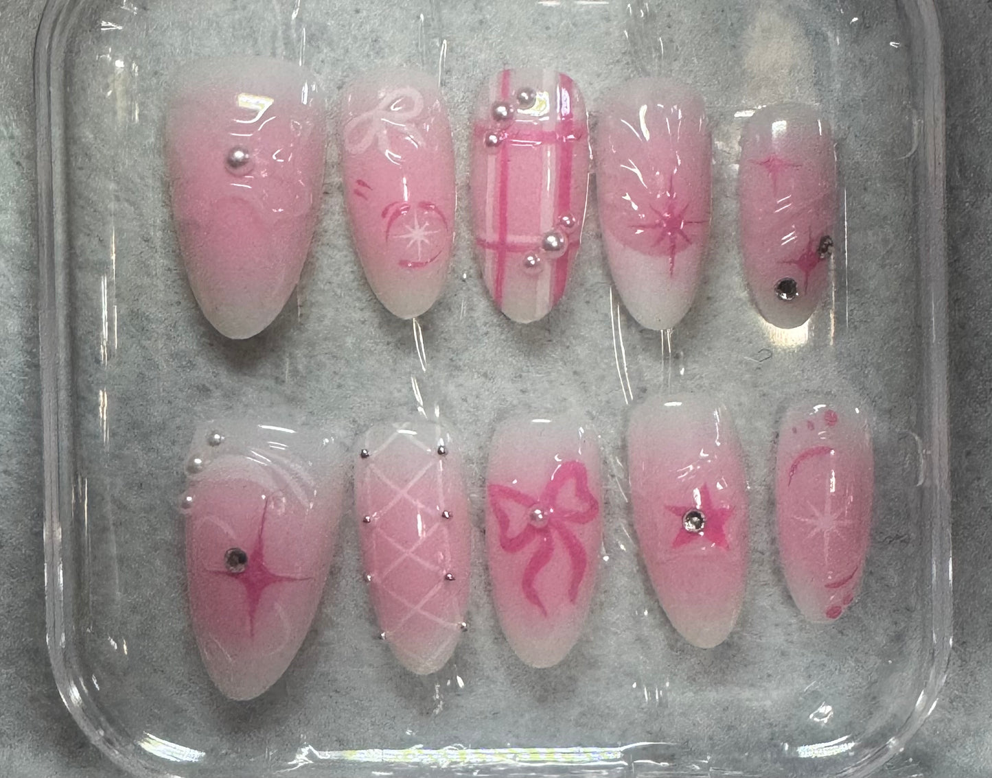 Press on nails