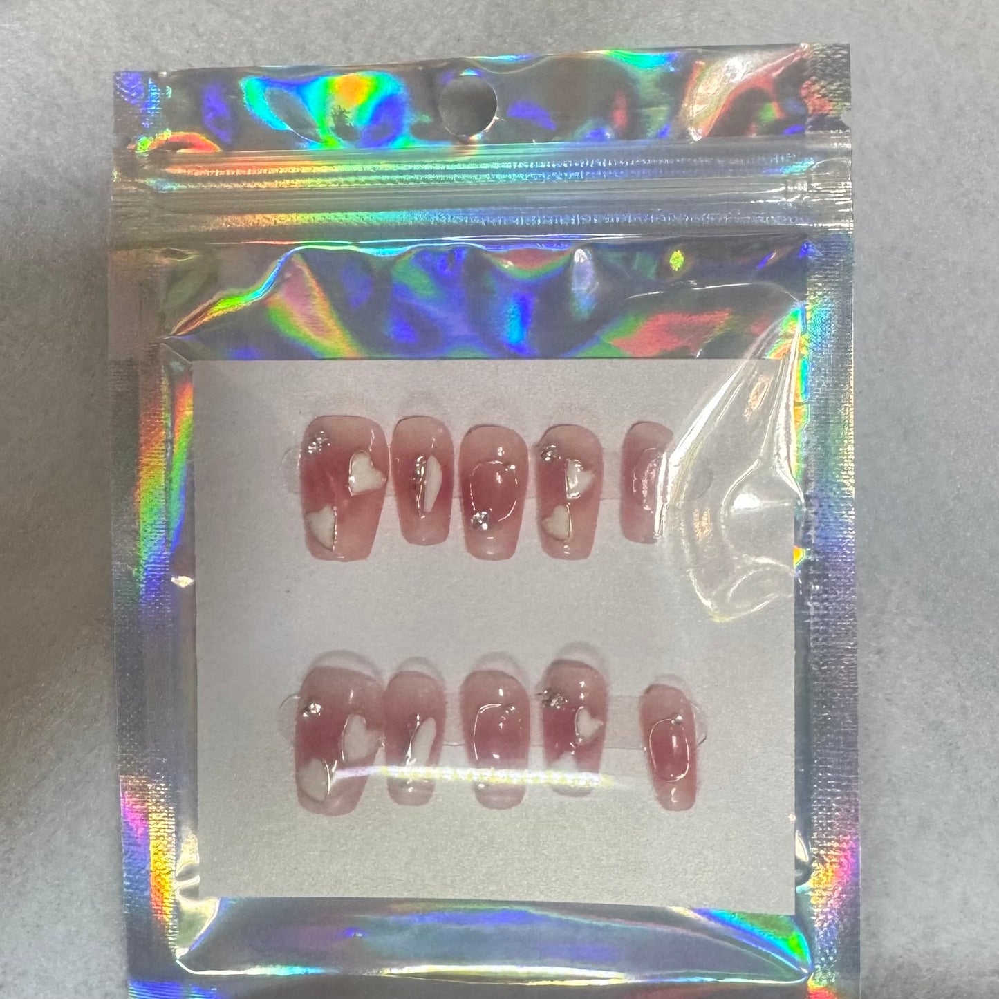 Press on nails