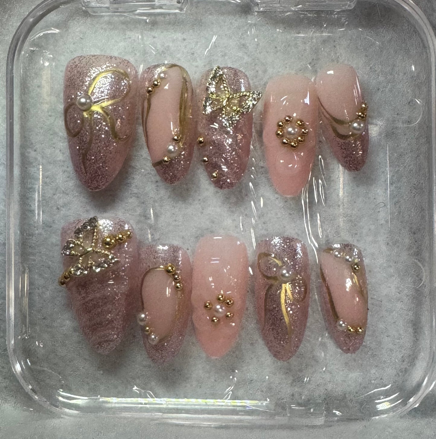 Press on nails