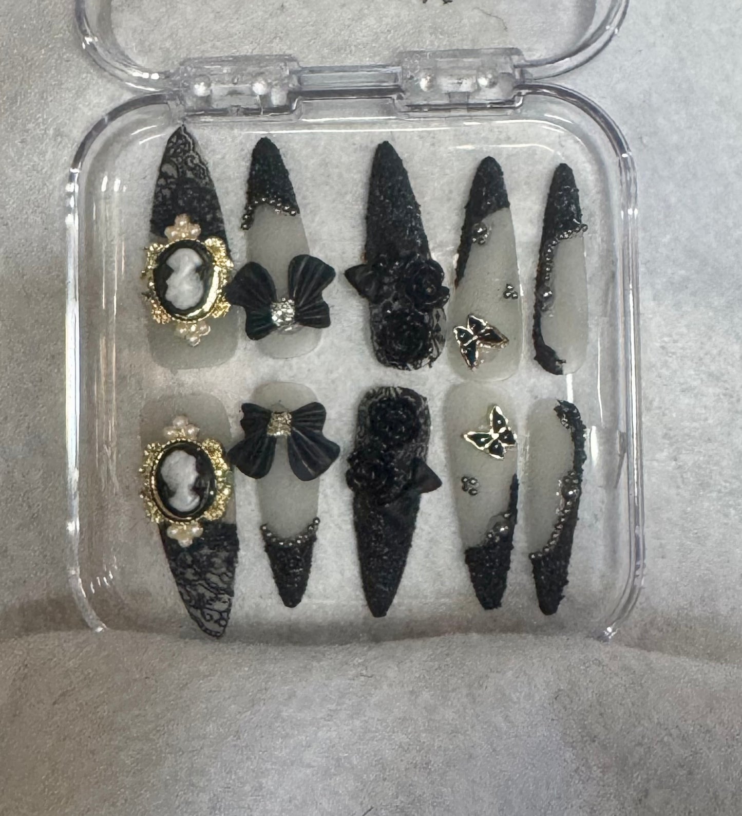 Press on nails